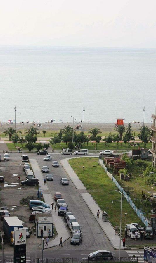 Flat Near The Mcdonald'S Apartment Batumi Exterior foto